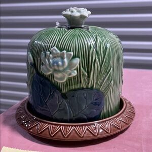 Cheese Dome Lilly Pad design on base